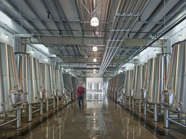 Caluanie Chemical Industrial Uses in Metal Processing and Material Treatment